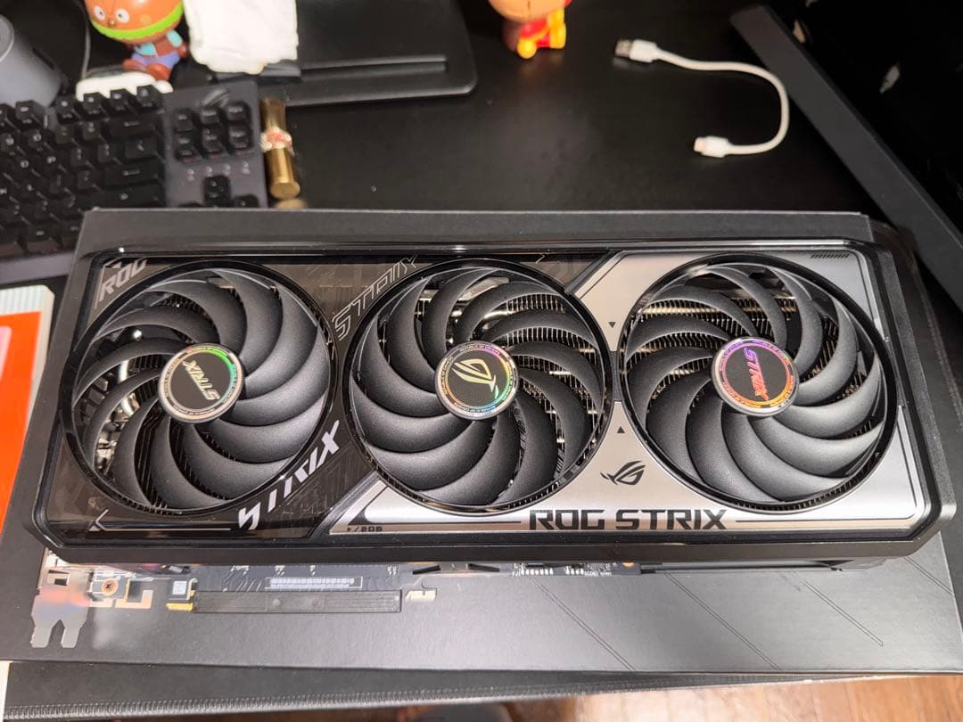 グラフィックボード・グラボ・ビデオカード ASUS ROG Strix GeForce RTX 5070 OC