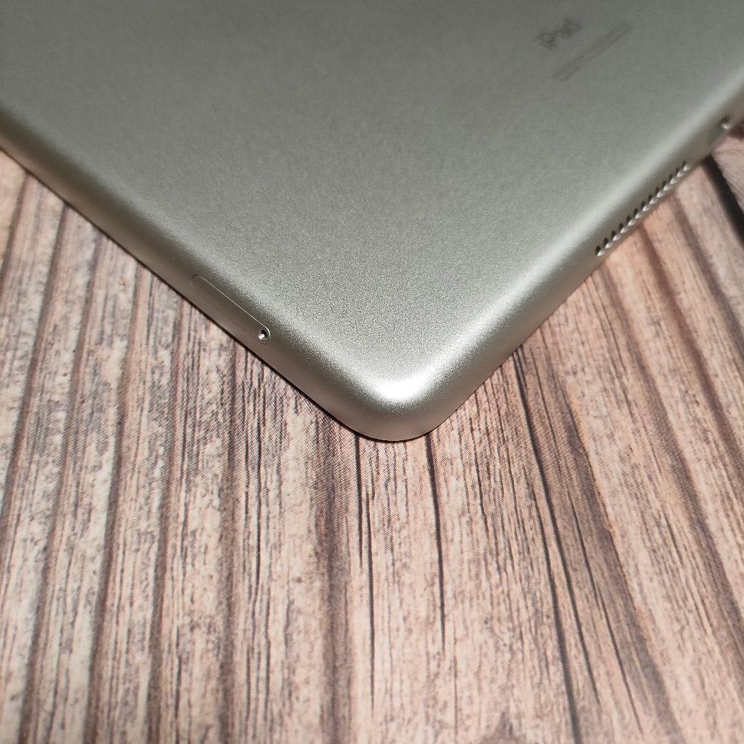 apple iPad 第8世代 32GB シルバー SIMフリー 美品