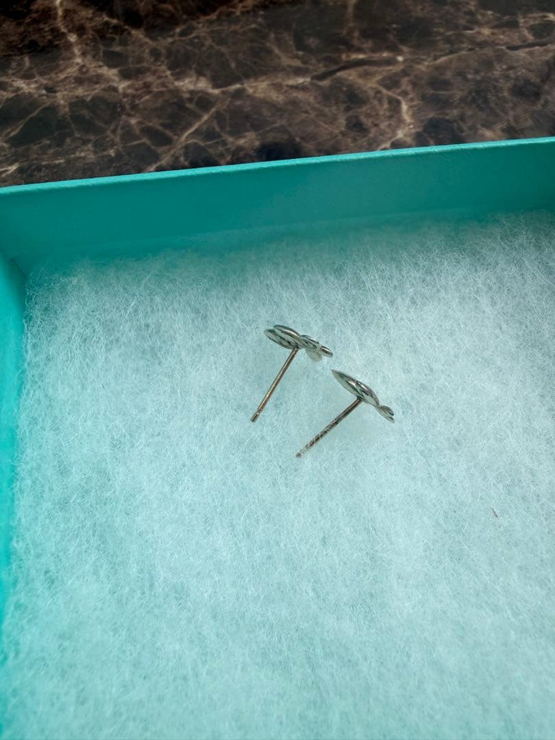 ★1/31まで★Tiffany&Co. シルバーリーフピアス　【キャッチなし】