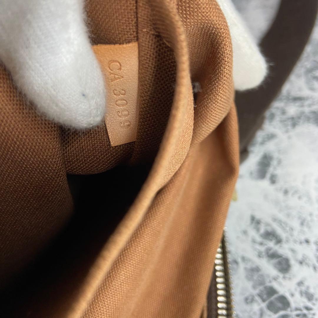 ✨LOUIS VUITTON✨　ルイヴィトン　ショルダーバッグ　メッセンジャー