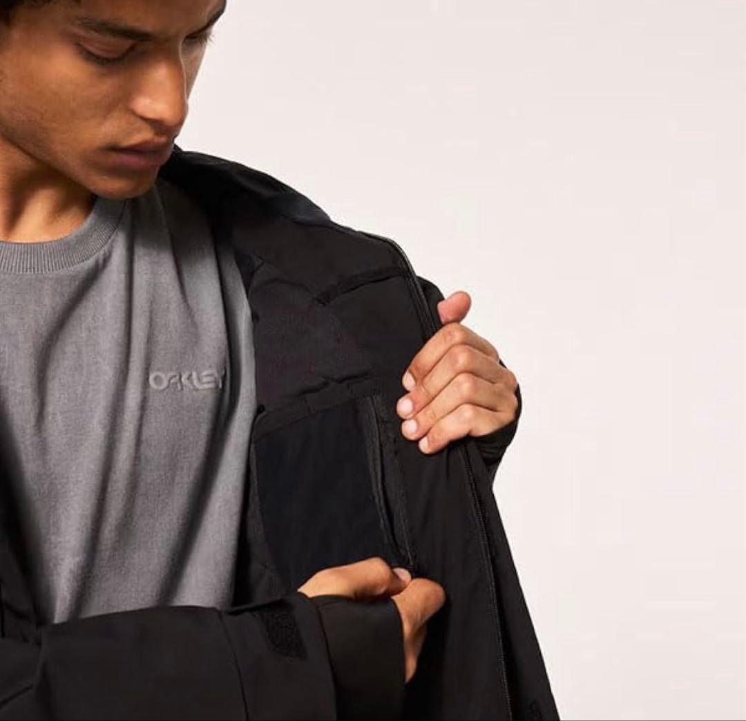 【未使用】オークリー スキーウェア 中綿 ジャケット FOA403653