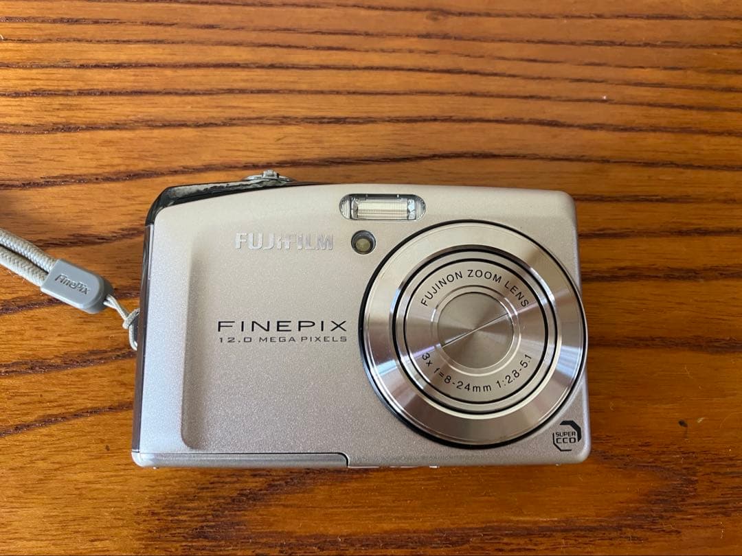 FUJIFILM 富士フィルム デジタルカメラ FinePix F50fd