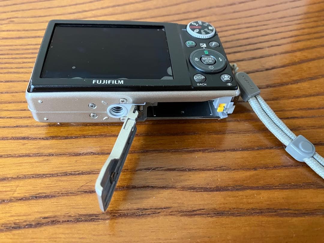 FUJIFILM 富士フィルム デジタルカメラ FinePix F50fd