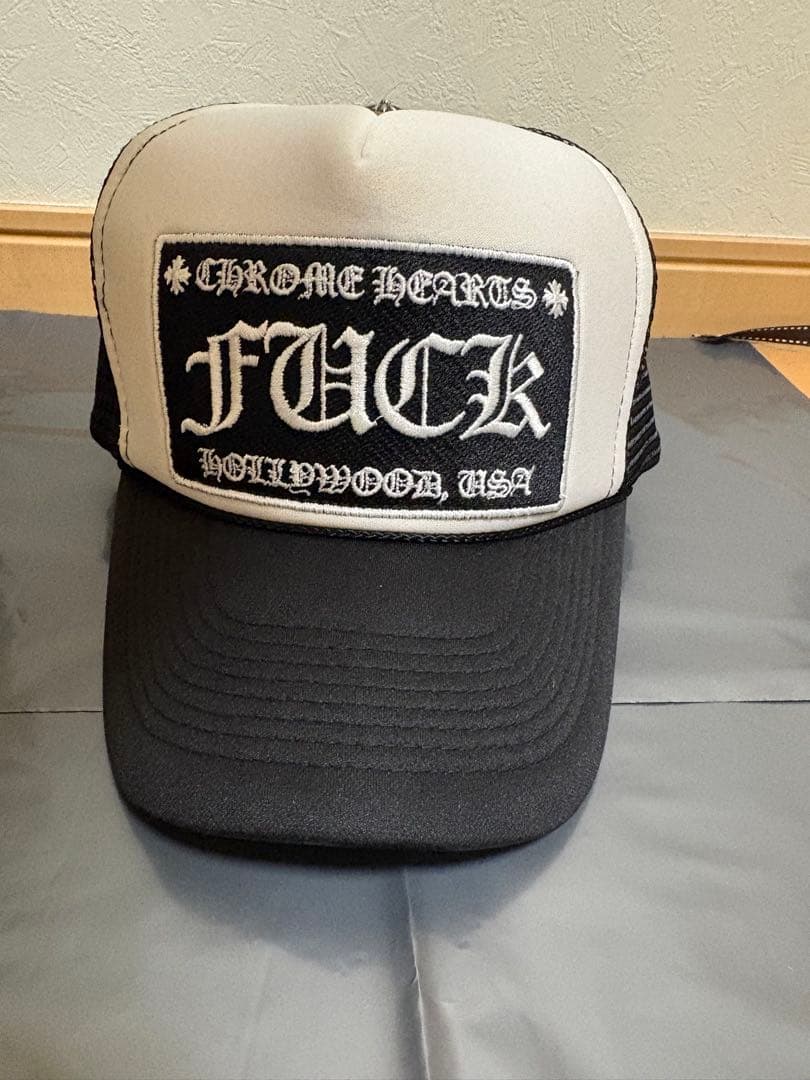 chrome hearts トラッカーキャップ