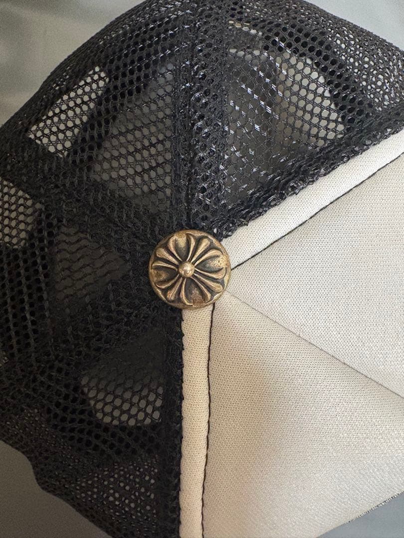 chrome hearts トラッカーキャップ