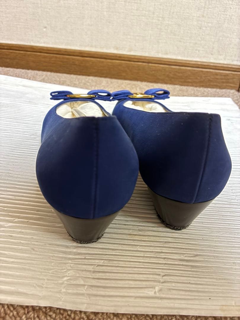 サルヴァトーレフェラガモ　パンプス　バックストラップ　2足まとめ売り