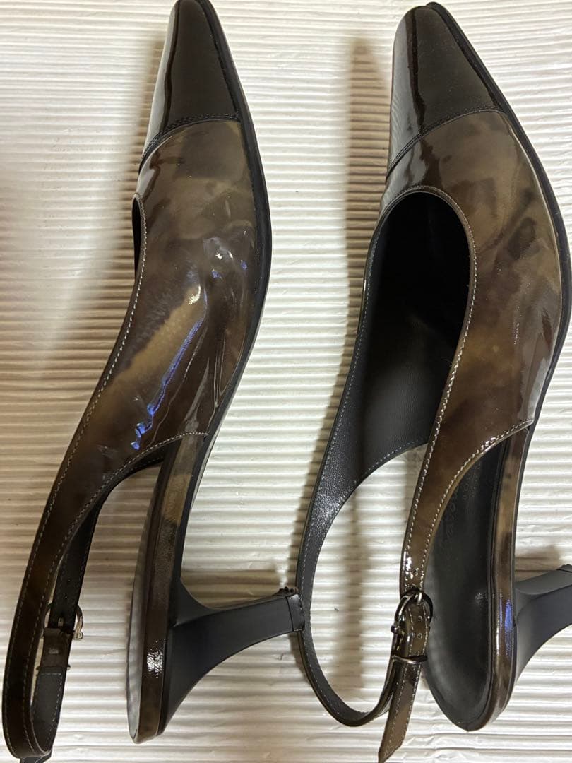 サルヴァトーレフェラガモ　パンプス　バックストラップ　2足まとめ売り