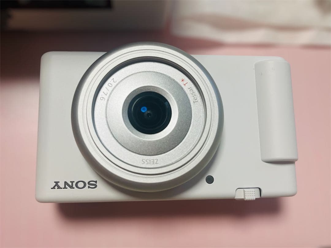 【極美品】SONY デジタルカメラ ホワイト　ZV-1F