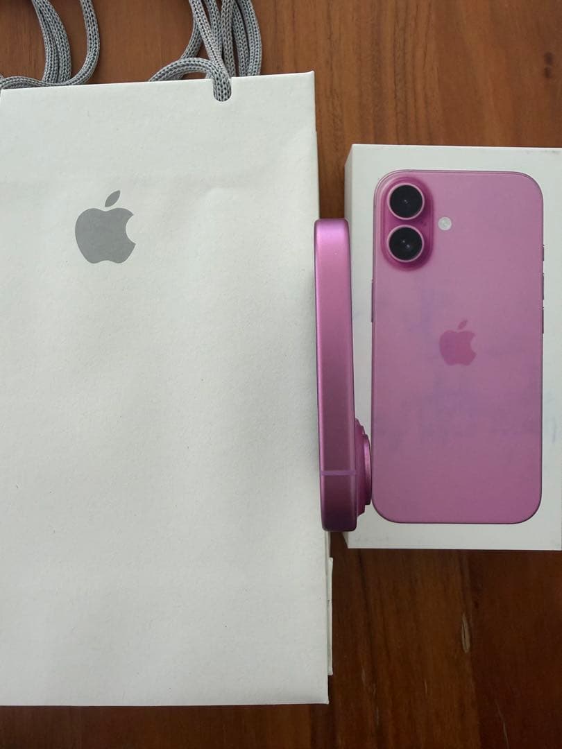 美品 iPhone16 国内SIMフリー版 Apple Store購入