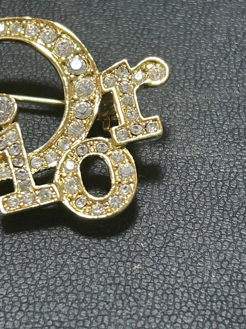 ディオール Dior ゴールド ロゴ ブローチ