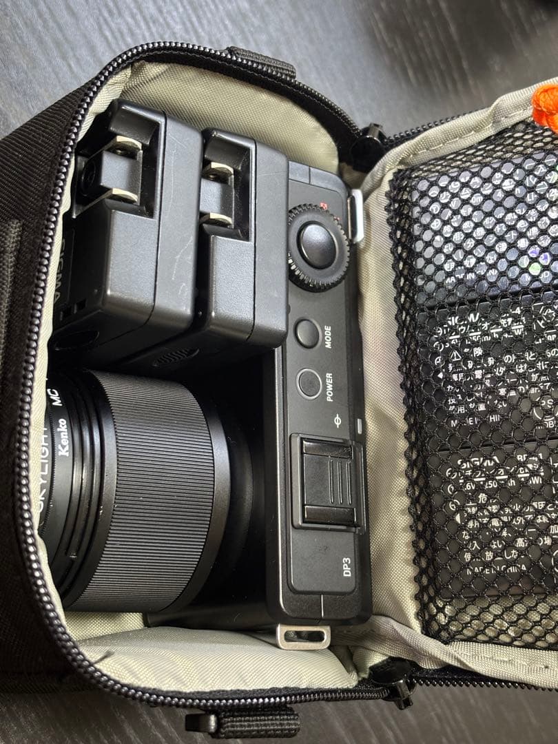 美品◎SIGMA DP3 Merrill*純正バッテリー6個*三脚つき