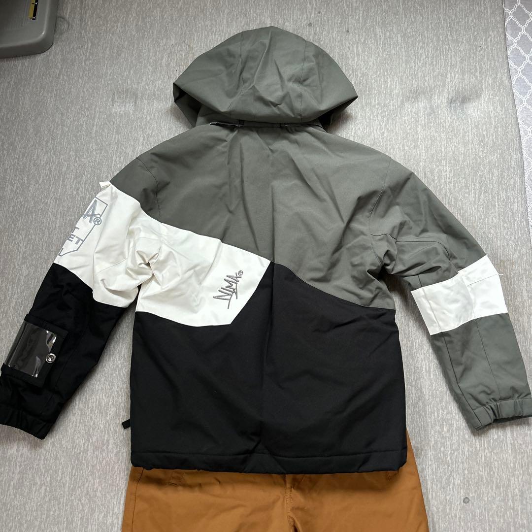 ★美品★nima スキー　スノーボード　ウェア　140 上下