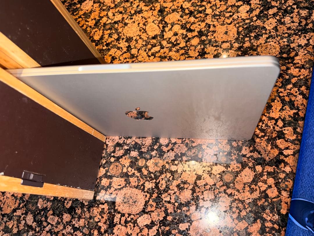 AppleMacBook Air M2 シルバー 13.6インチ2022