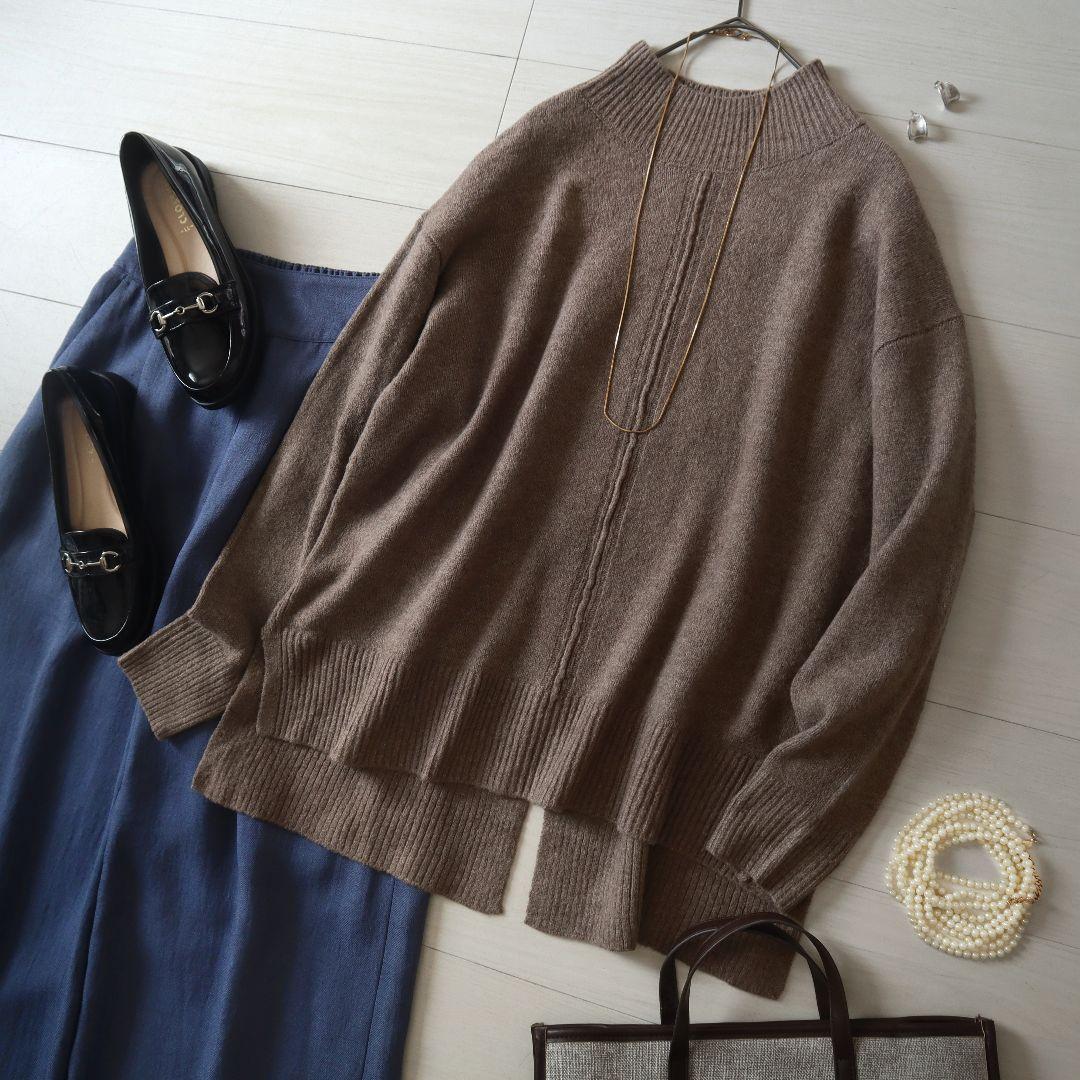 新品淡雪エクリュホワイトアーバンリサーチドロップショルダータートルネックニット