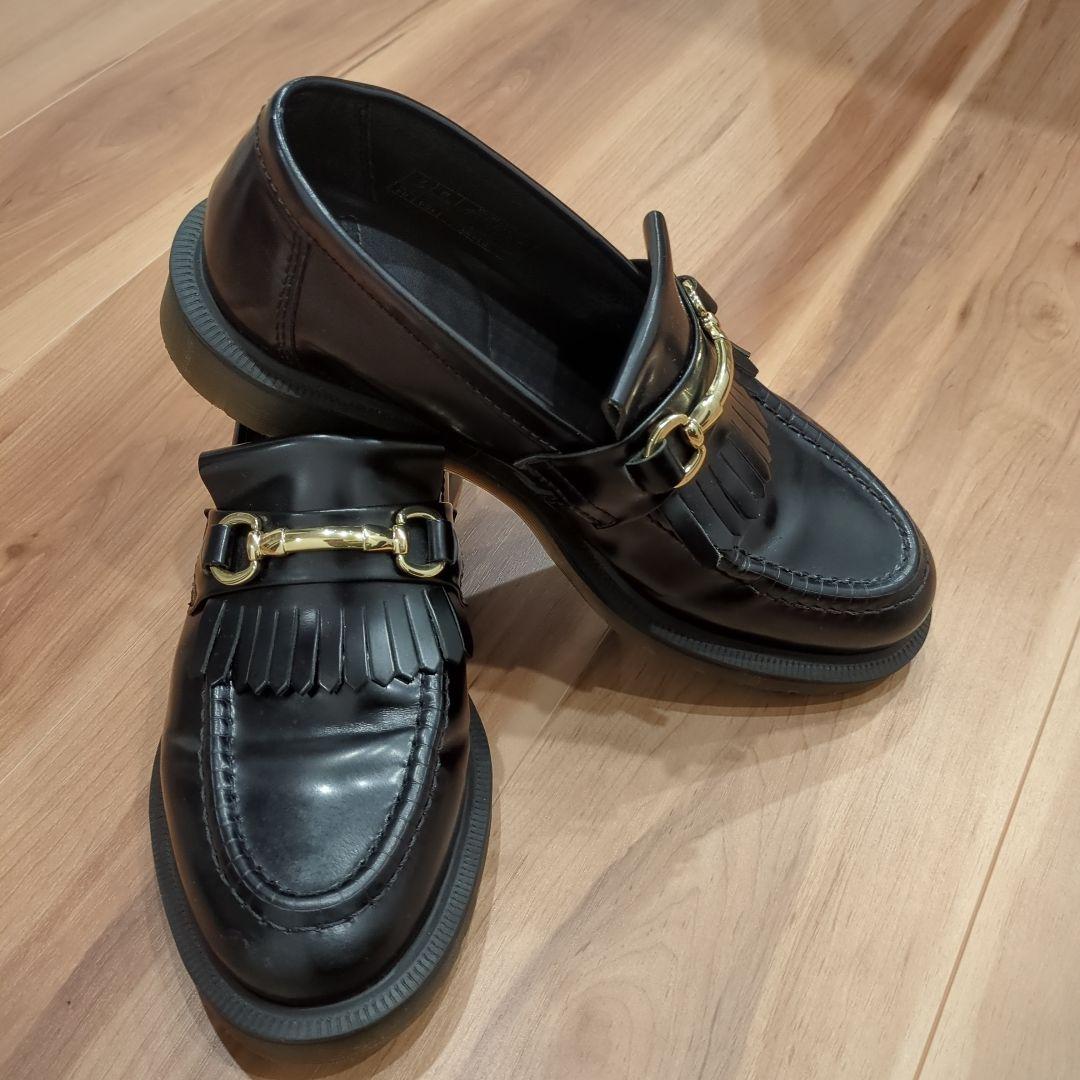 は*と様 Dr.Martens 黒ローファー