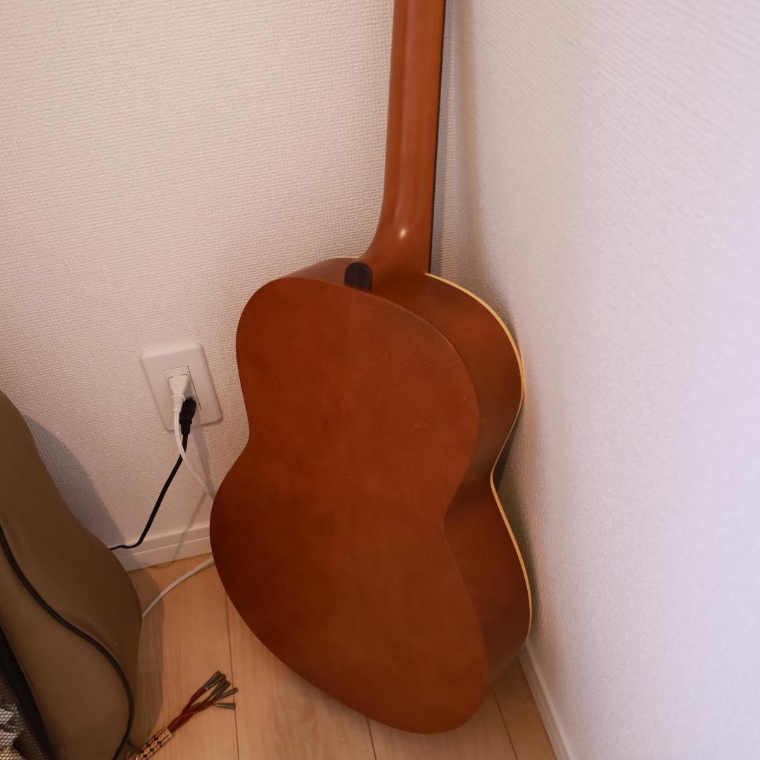 ●Art & Lutherie アコースティックギター ブラウン　ケース付き