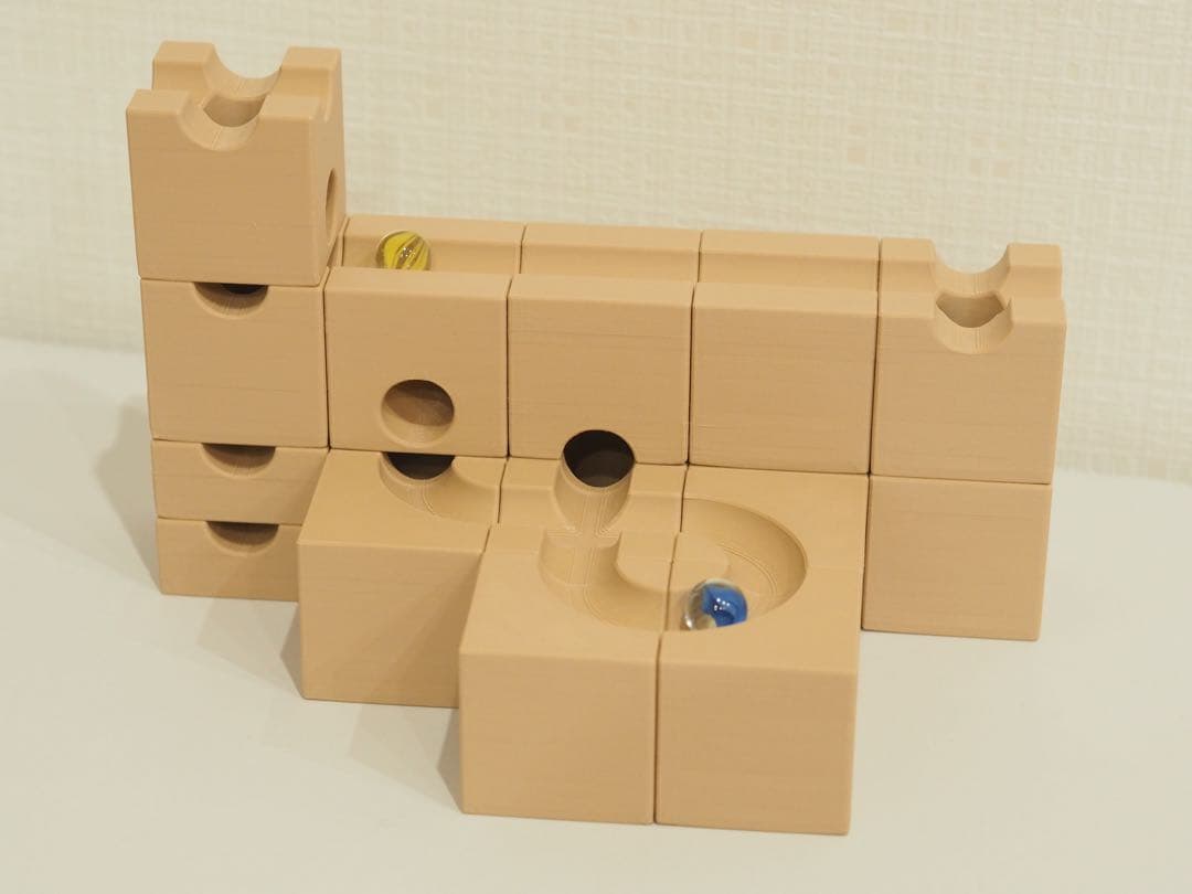 【りんご】マグキューブ 磁石内蔵型 ビー玉転がし ライトブラウン