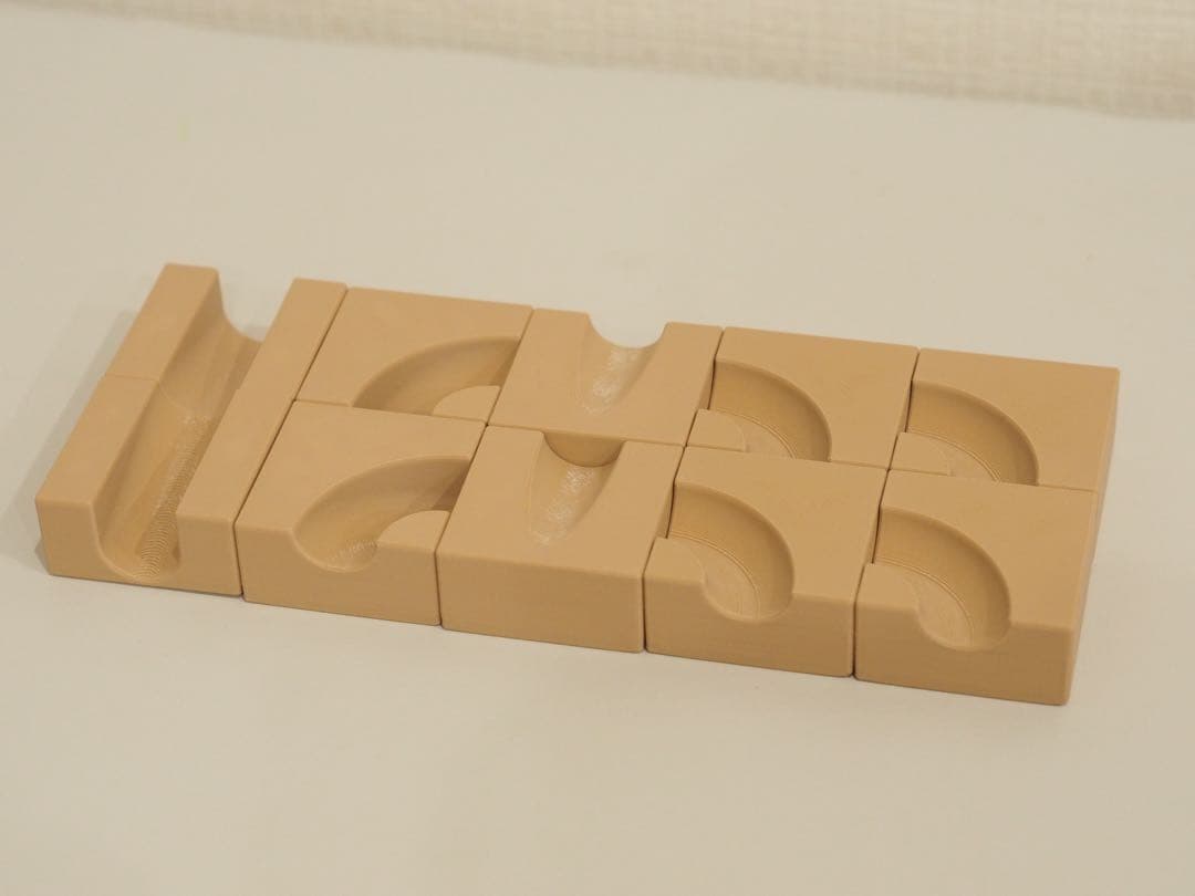 【りんご】マグキューブ 磁石内蔵型 ビー玉転がし ライトブラウン