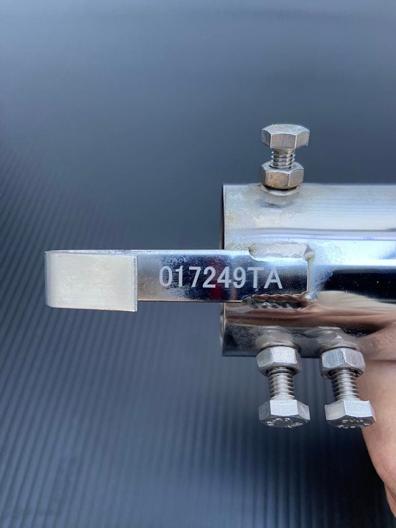 ルーミー　モデリスタマフラーカッター