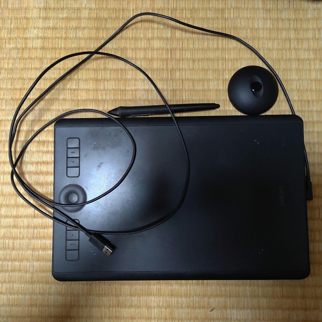 Wacom Intuos Pro ペンタブレット本体　Medium