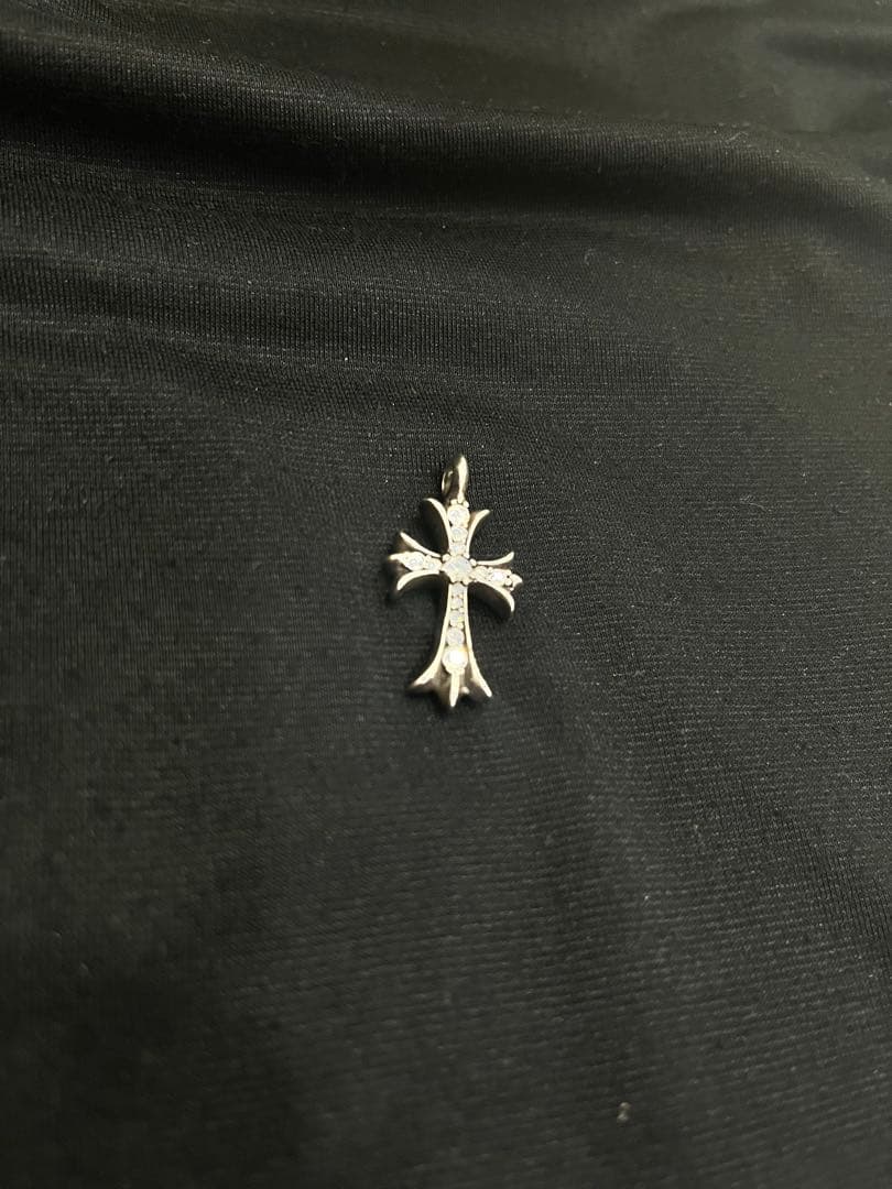 chearts タイニーファットクロス ダイヤ ペンダントトップ 似