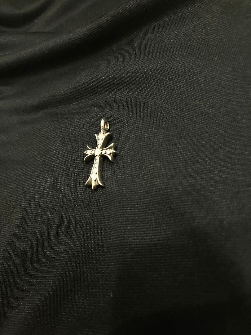 chearts タイニーファットクロス ダイヤ ペンダントトップ 似