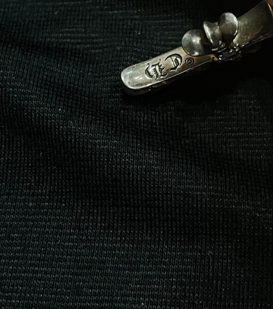 chearts タイニーファットクロス ダイヤ ペンダントトップ 似