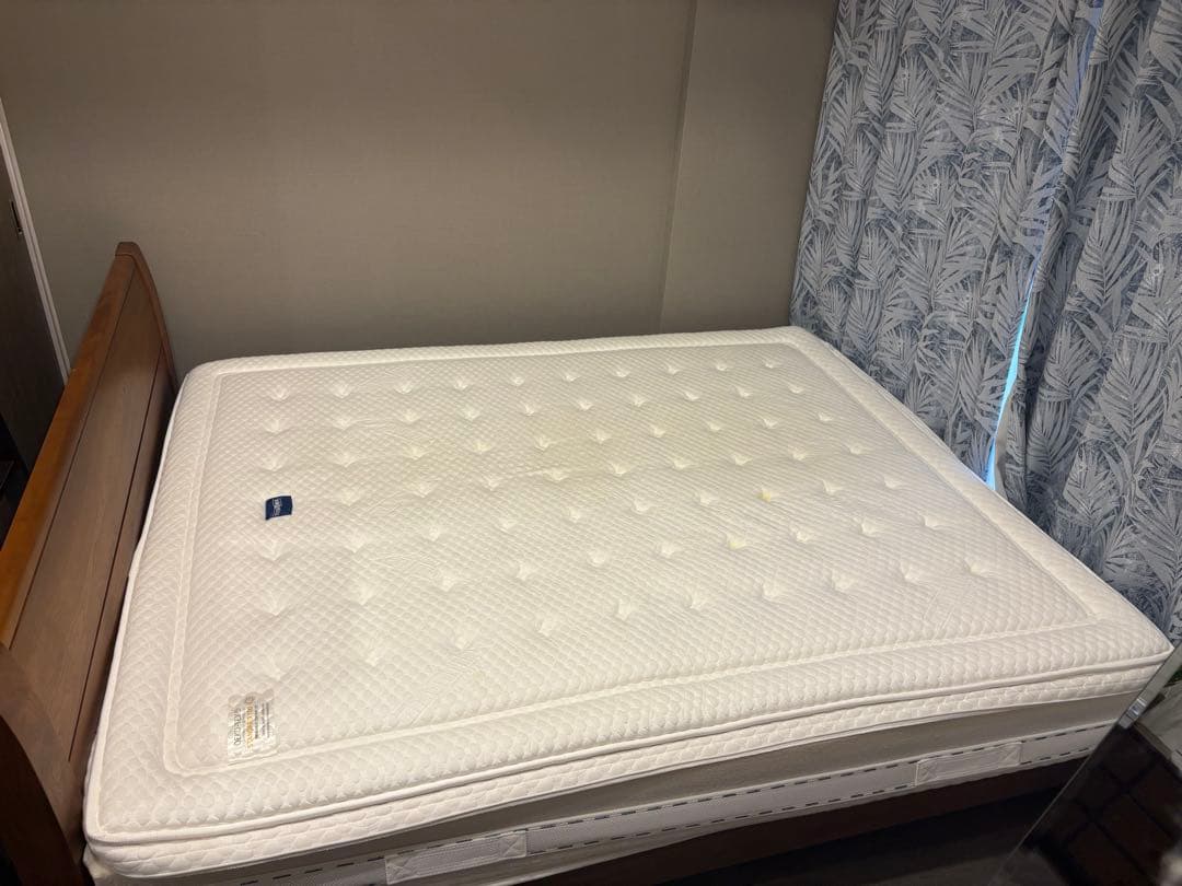 magniflex クイーンサイズ　フレーム付き 元値段70万円　〆切2月20日