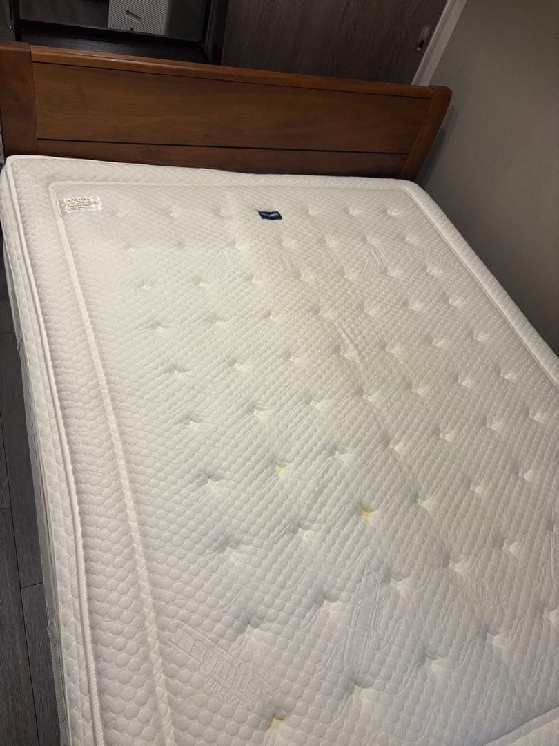 magniflex クイーンサイズ　フレーム付き 元値段70万円　〆切2月20日