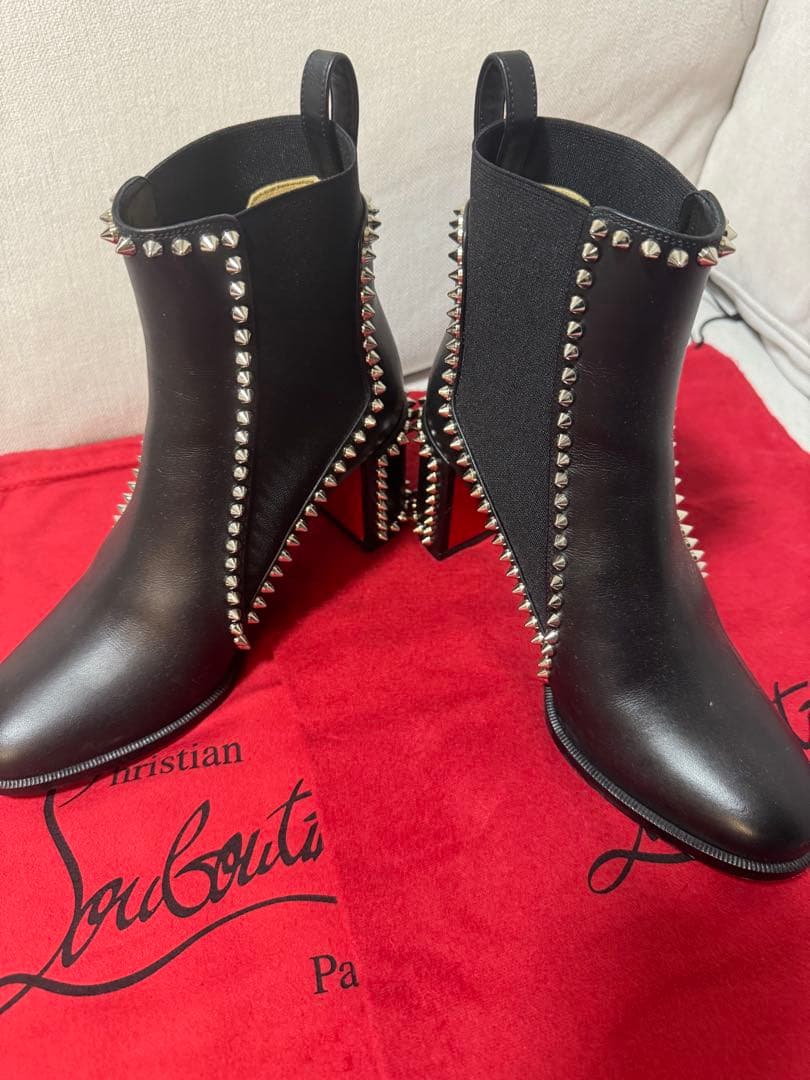 値下げ！正規品ルブタン スタッズサイドゴアブーツ　1回着用