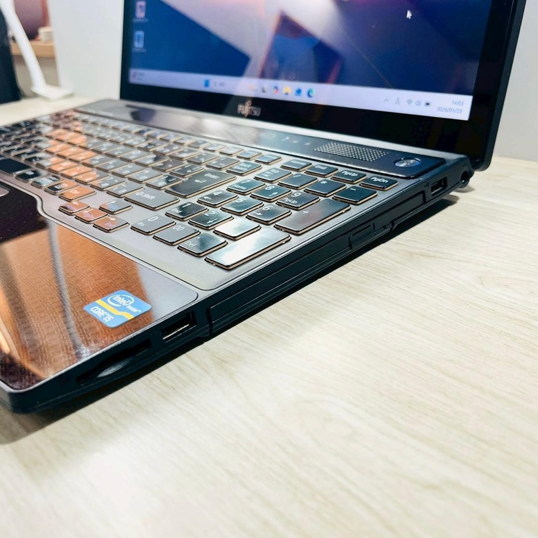 大容量 SSD512GB✨Windows11 ノートパソコン DVD カメラ
