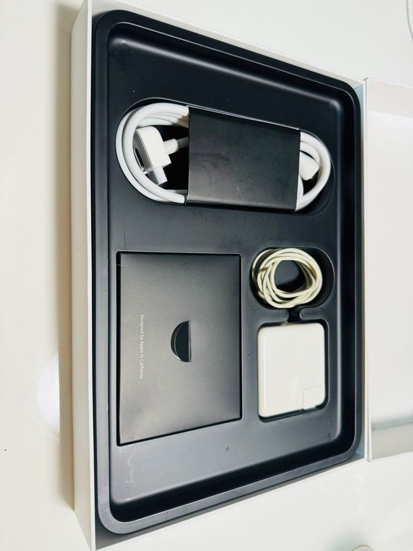 Apple MacBook Pro MGX72J/A シルバー 本体