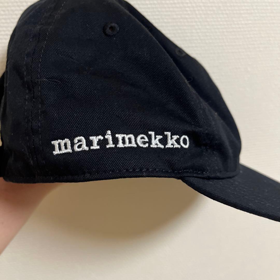 marimekko 黒 ベースボールキャップ