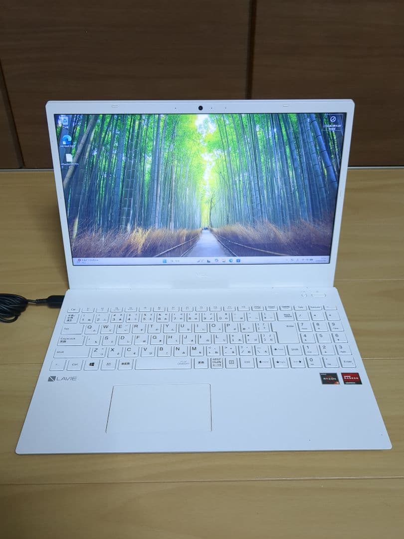 LAVIE N1535/AAW Ryzen 3 8GBメモリ・256GB SSD