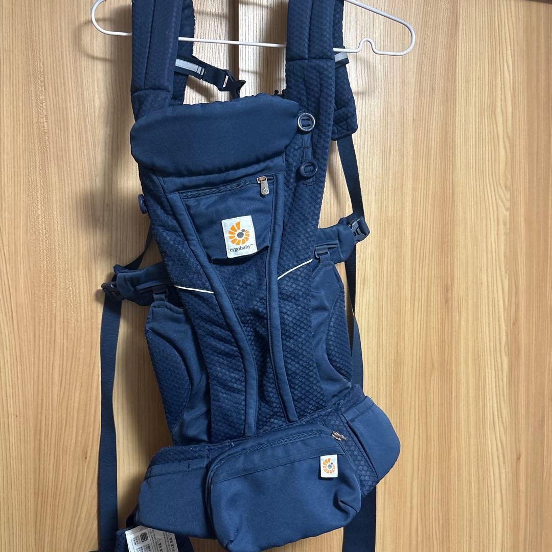 値下げ！エルゴオムニブリーズ　ミッドナイトブルー　ergobaby 抱っこひも