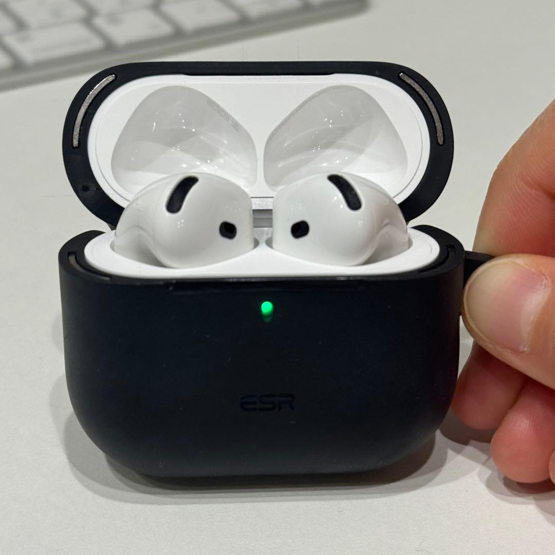 AirPods 4 ケース付き