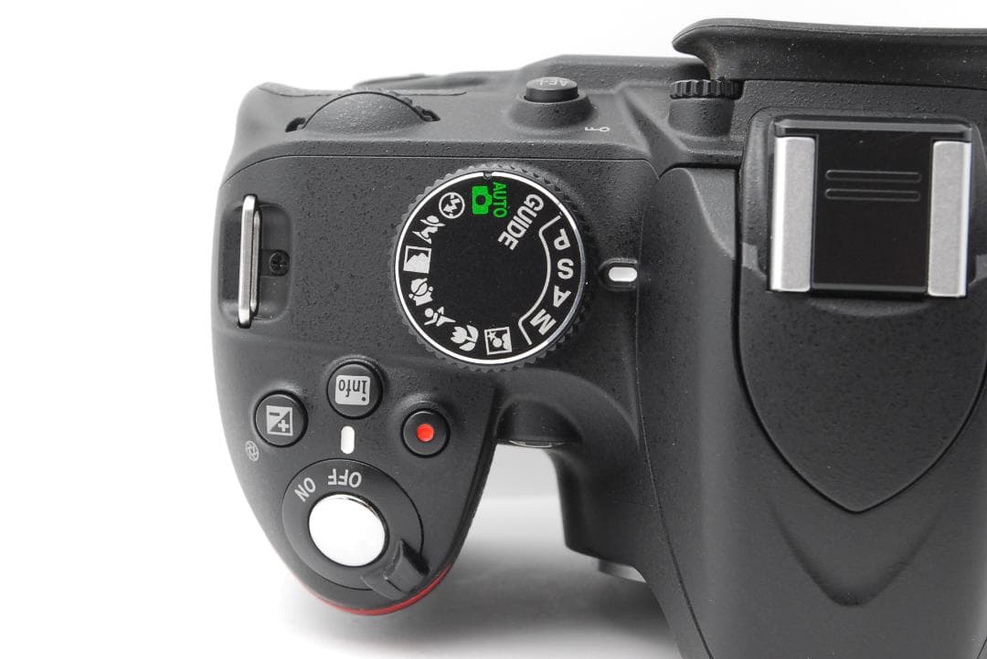 【使用感少の美品】Nikon D3200　スマホ転送　高画質モデル