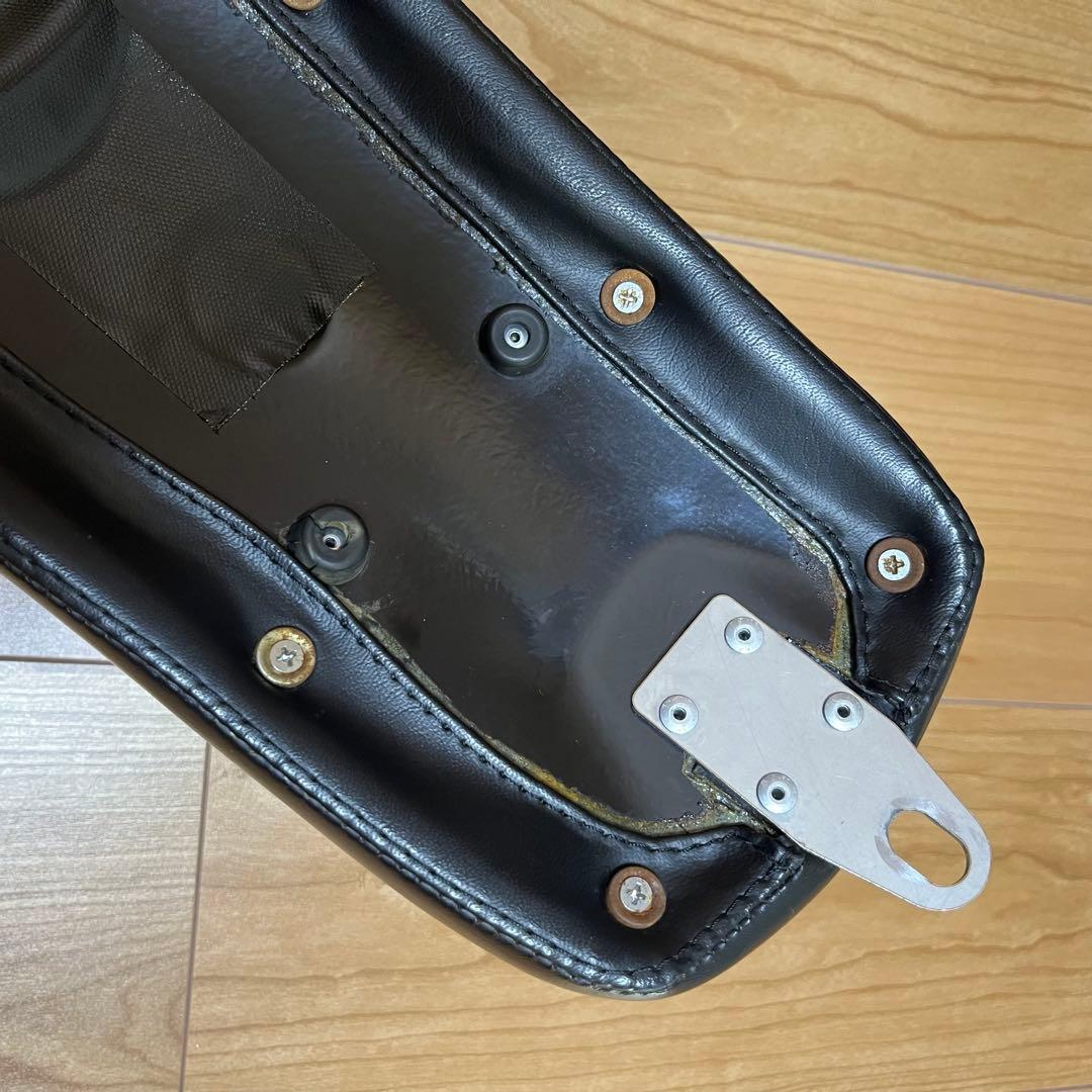 Tramp ハーレーXL用キング＆クイーンシート（04以降）プレスタイプ