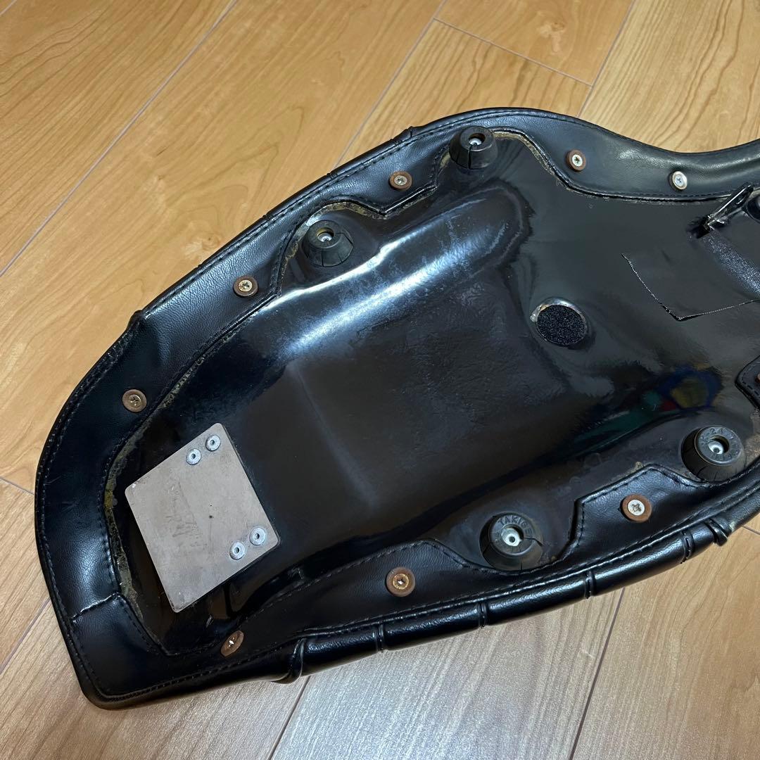 Tramp ハーレーXL用キング＆クイーンシート（04以降）プレスタイプ