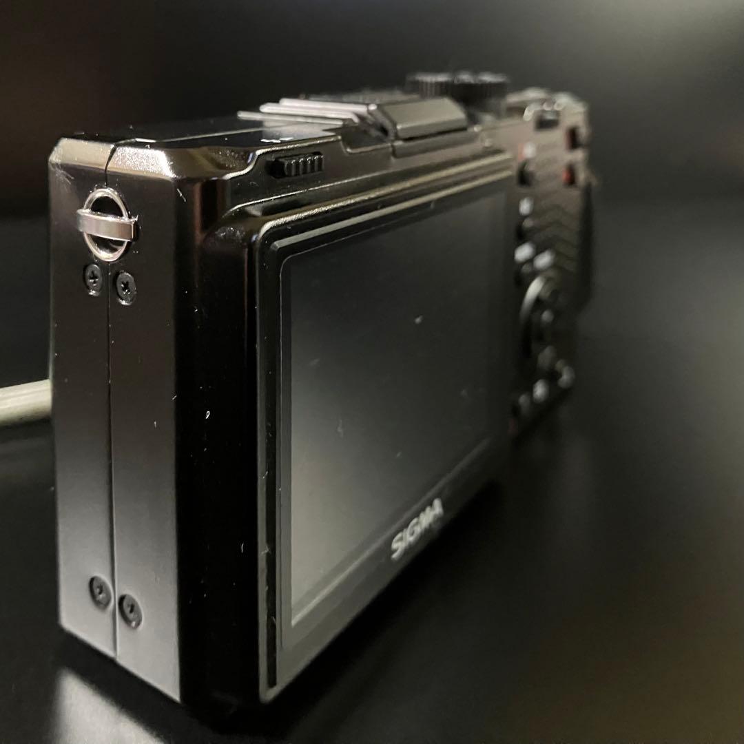 ジャンク美品　SIGMA DP1x コンパクトデジタルカメラ　バッテリー２個付