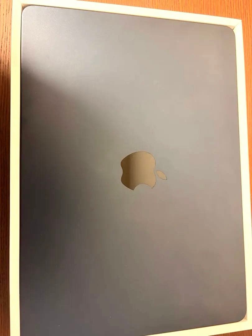 MacbookAirミッドナイト（M2チップ搭載13インチ、256GB）