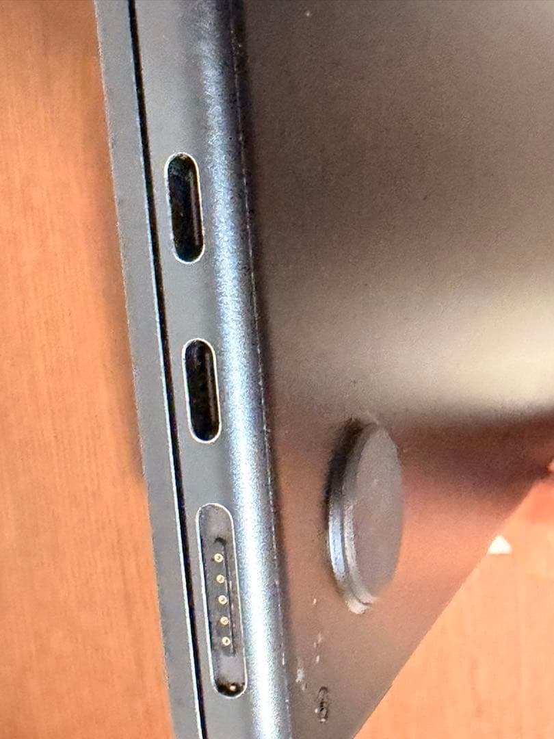 MacbookAirミッドナイト（M2チップ搭載13インチ、256GB）