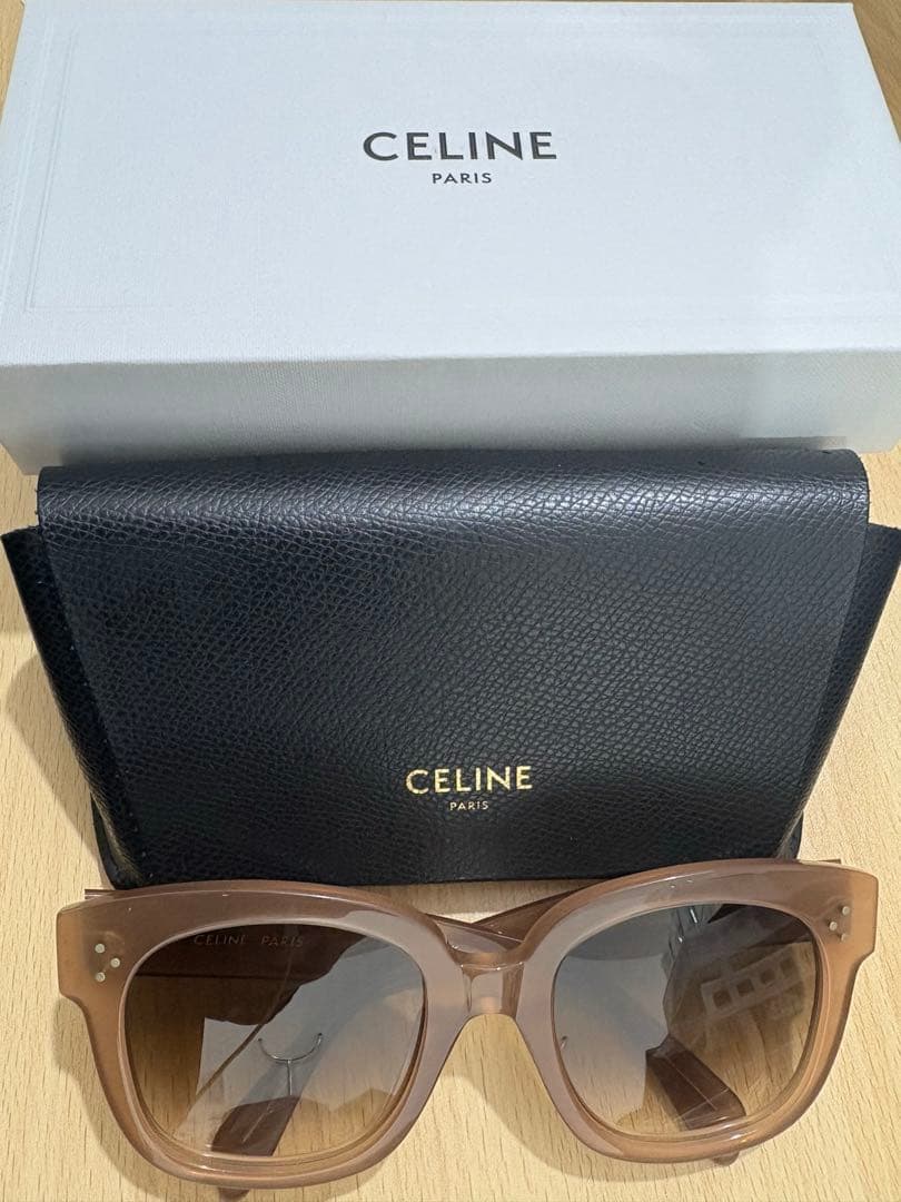 白*姫様 CELINE サングラス 箱　ケース付き　セリーヌ　高級ブランド　美品