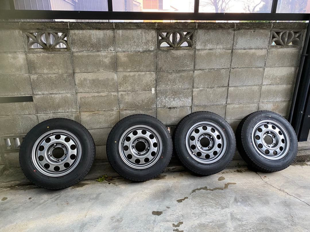 「引取り限定」ジムニー用スタッドレスタイヤ+アルミホイール4本セット(新品同様)