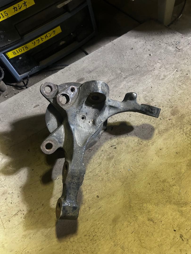 s15 s14 c35ローレル　純正ナックル