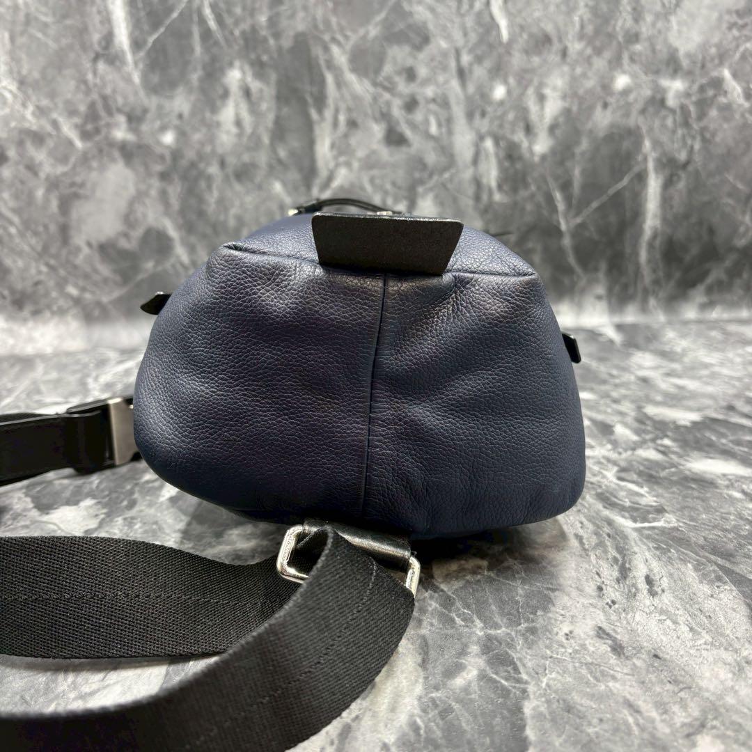 極美品 COACH トンプソン ボディバッグ ネイビー レザー ななめがけ