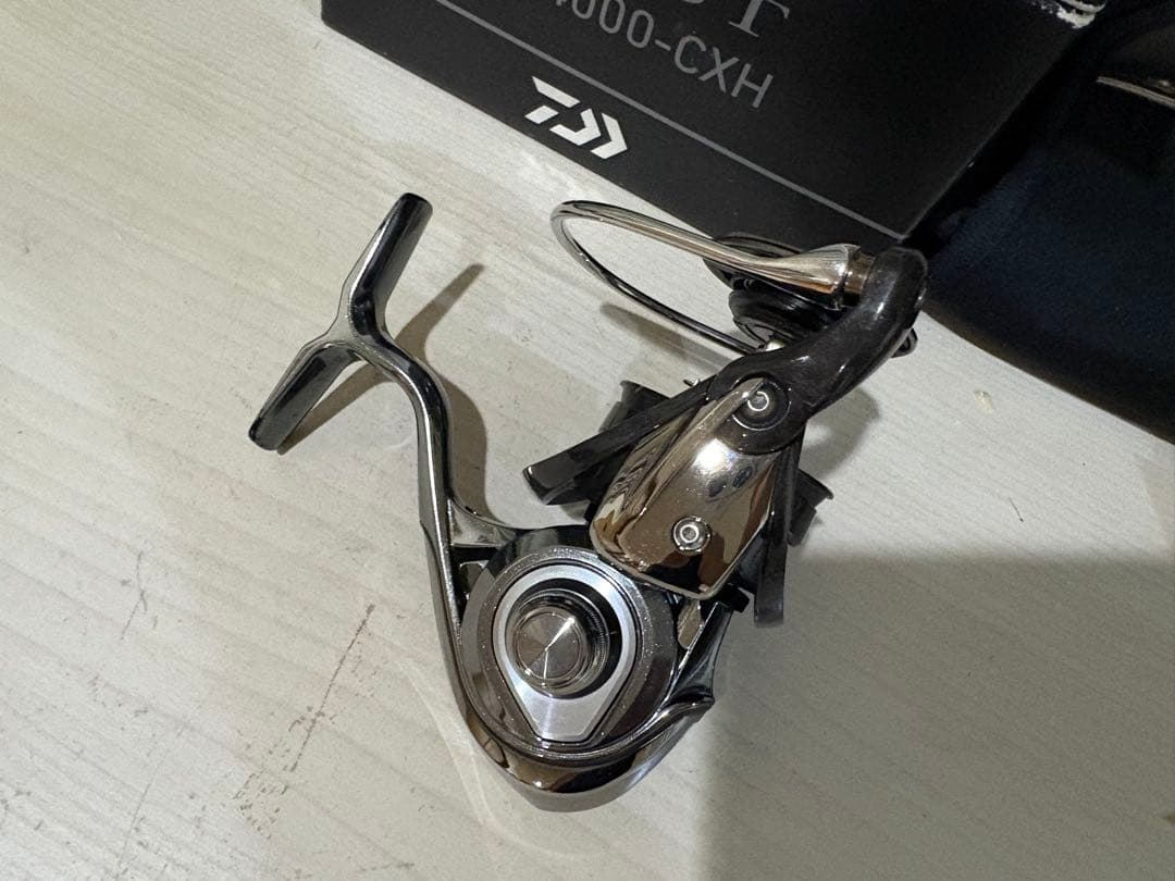 ★☆ダイワ　18イグジスト　LT4000 CXH ボディ　美品