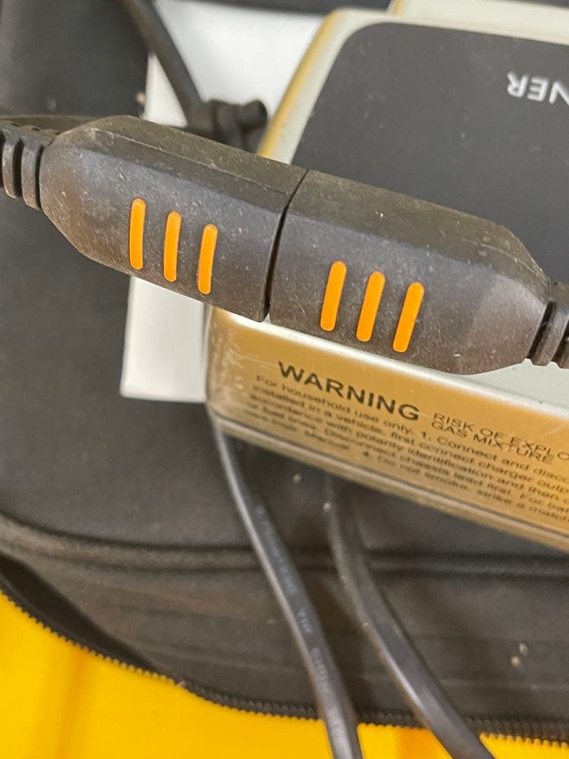 ロールスロイス・RR 純正バッテリーコンディショナー 専用ケース付き