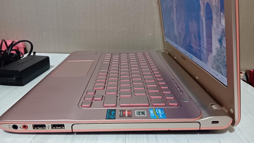 ピンク　オン　ピンク　Vaio SVE141A1AJ