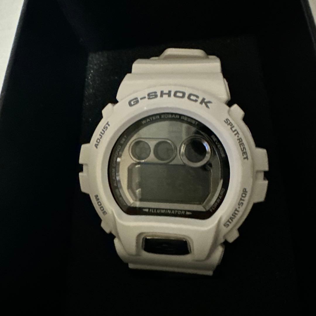 G-SHOCK GD-X6900 FB-7JF ホワイトXブラック